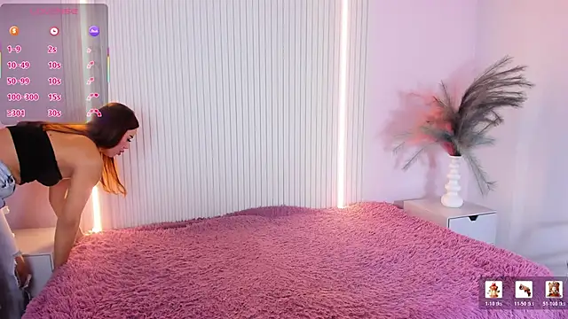 EmilyEvans7 online show from 04-13-26, 07:40