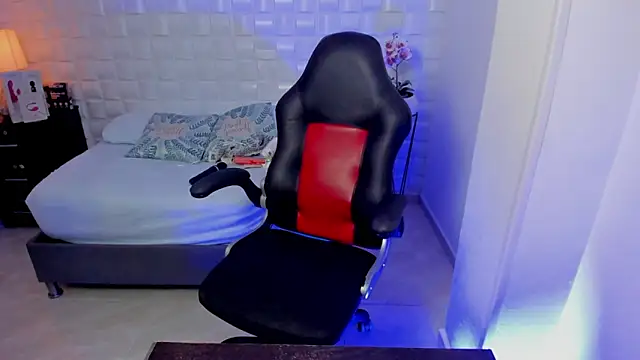 anny rouse24 online show from 10-04-25, 02:46