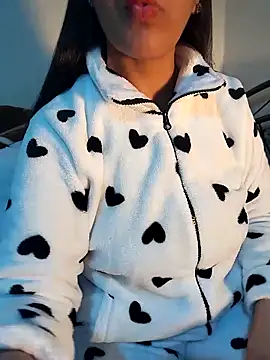 lolo890 online show from 12-20-25, 05:32