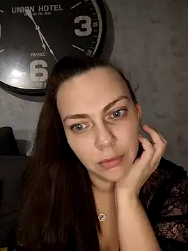Snapshot of LEAsquirt91 chatting on 02-01-25, 04:32 LEAsquirt91 online show from 02-01-25, 04:32