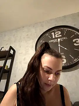 Snapshot of LEAsquirt91 chatting on 02-09-25, 03:32 LEAsquirt91 online show from 02-09-25, 03:32