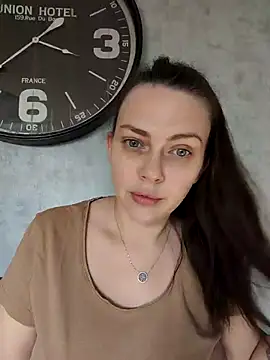 Snapshot of LEAsquirt91 chatting on 03-18-25, 02:39 LEAsquirt91 online show from 03-18-25, 02:39