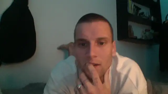 Snapshot of ETHAN_MOORE chatting on 06-05-26, 01:43 ETHAN MOORE online show from 06-05-26, 01:43