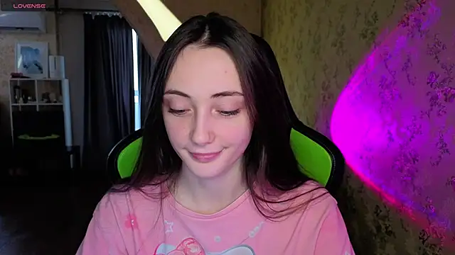 Lexi Split online show from 11-15-25, 06:17