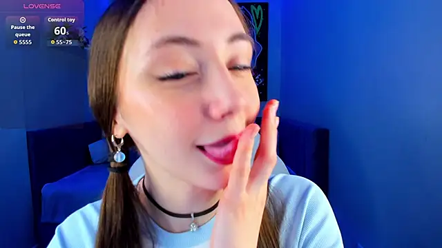 Lexi Split online show from 04-08-26, 01:40