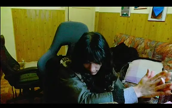 calliemaggotbone online show from 12-15-25, 02:45