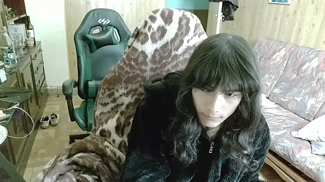 calliemaggotbone online show from 12-03-25, 10:58