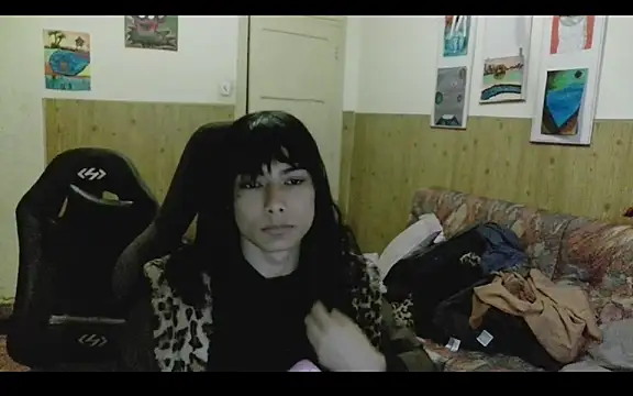 calliemaggotbone online show from 12-14-25, 01:17