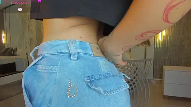 riley sierra online show from 12-17-25, 12:32