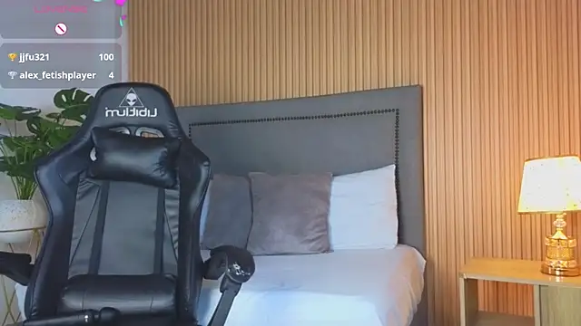 riley sierra online show from 03-10-25, 04:03