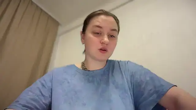 Snapshot of Isabel-Bailey chatting on 10-11-25, 07:04 Isabel-Bailey online show from 10-11-25, 07:04