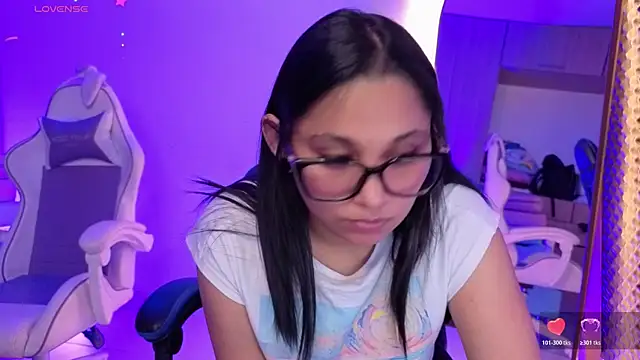 Cuteprincess21 online show from 06-20-26, 10:59