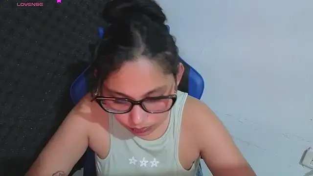 Cuteprincess21 online show from 04-09-26, 11:00