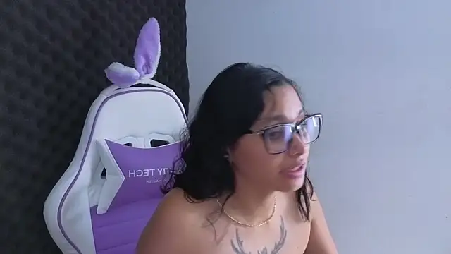 Cuteprincess21 online show from 02-05-26, 01:45