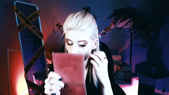 Noah ElmerX online show from 10-23-25, 10:19