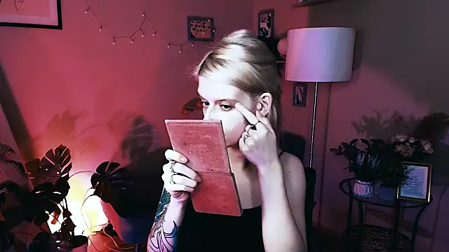 Noah ElmerX online show from 10-30-25, 10:39