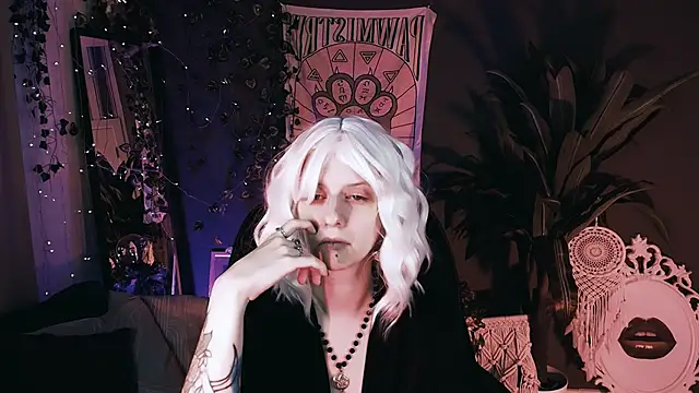 Noah ElmerX online show from 11-18-25, 04:43