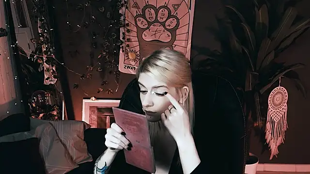 Noah ElmerX online show from 11-13-25, 06:12