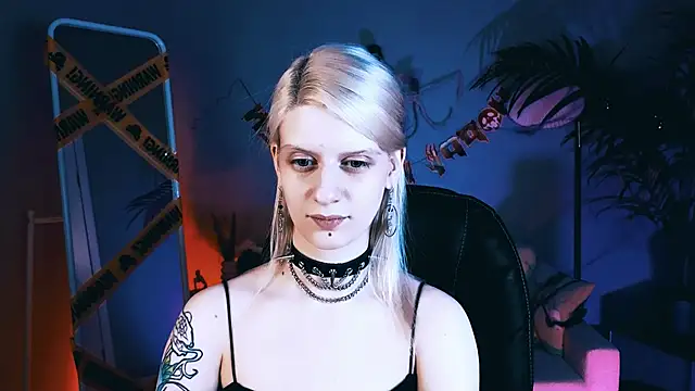 Noah ElmerX online show from 10-27-25, 05:14