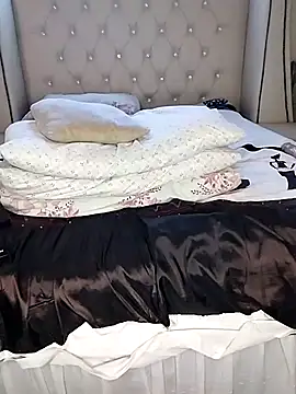 Snapshot of makaviwe chatting on 02-12-25, 06:19 makaviwe online show from 02-12-25, 06:19