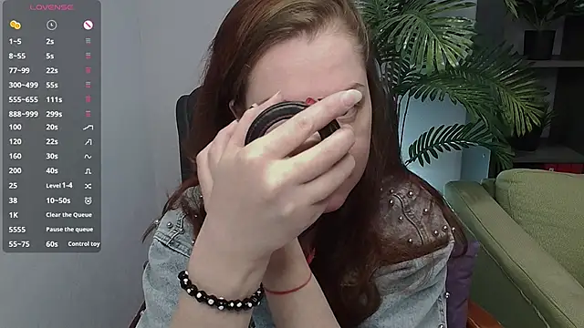 CutieGinger online show from 10-30-25, 08:06