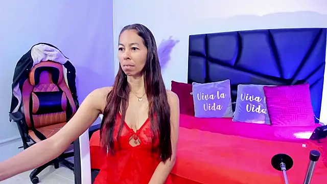 Snapshot of Rosalinda_Cortez chatting on 10-15-25, 12:46 Rosalinda Cortez online show from 10-15-25, 12:46