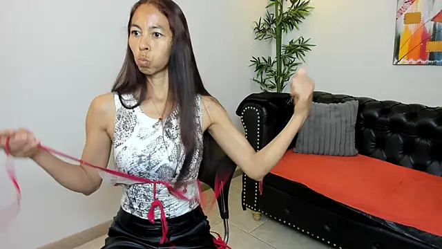 Snapshot of Rosalinda_Cortez chatting on 07-27-26, 12:45 Rosalinda Cortez online show from 07-27-26, 12:45