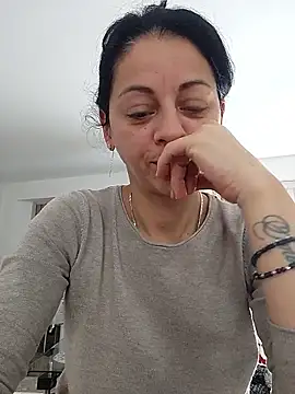 bruneta sexy23 online show from 01-11-26, 10:00