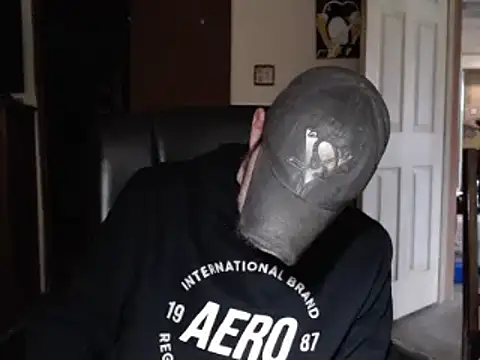 Snapshot of pensguy30 chatting on 12-29-24, 06:38 pensguy30 online show from 12-29-24, 06:38