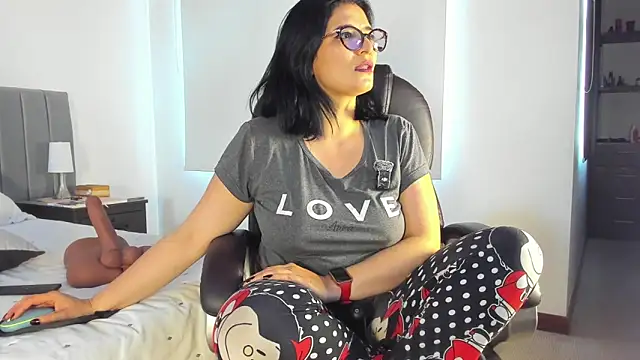 adriana71 online show from 04-11-26, 09:29