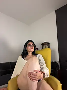 adriana71 online show from 06-11-26, 03:25