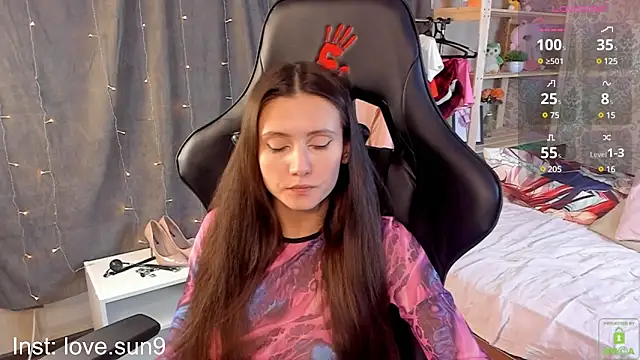 Snapshot of Michel_Momsen chatting on 02-05-25, 05:09 Michel Momsen online show from 02-05-25, 05:09