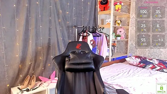 Snapshot of Michel_Momsen chatting on 03-20-25, 06:42 Michel Momsen online show from 03-20-25, 06:42