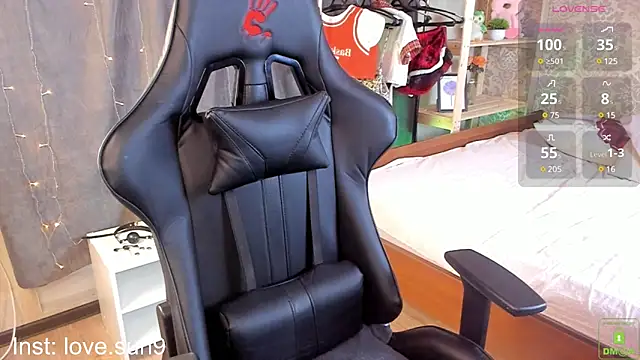 Snapshot of Michel_Momsen chatting on 02-14-25, 06:19 Michel Momsen online show from 02-14-25, 06:19