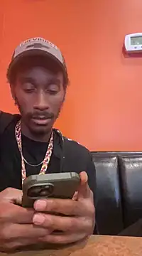 Snapshot of ITSONLYKENNY chatting on 02-15-25, 08:12 ITSONLYKENNY online show from 02-15-25, 08:12