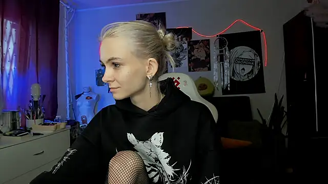 Snapshot of Fridart-house_Fortuna chatting on 09-24-25, 12:00 Fridart-house Fortuna online show from 09-24-25, 12:00