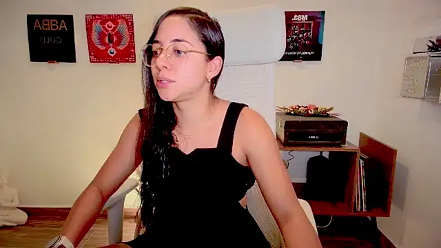 adriana  sosa  online show from 12-04-24, 11:41