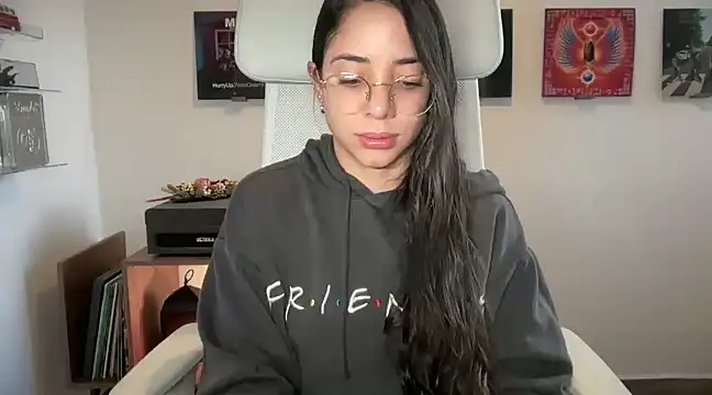 adriana  sosa  online show from 01-04-25, 10:13