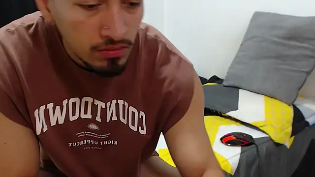 Snapshot of darekgates chatting on 12-19-25, 02:52 darekgates online show from 12-19-25, 02:52