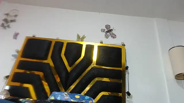 Snapshot of Helennahot chatting on 10-12-25, 01:12 Helennahot online show from 10-12-25, 01:12
