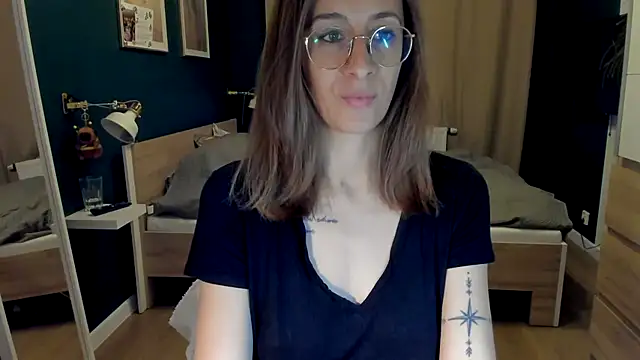 Snapshot of DesireMore90 chatting on 04-28-26, 10:47 DesireMore90 online show from 04-28-26, 10:47