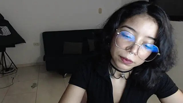 Putaku San online show from 11-19-25, 03:39