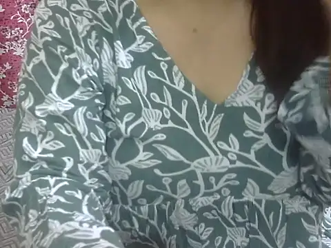 Snapshot of Lusty_Wife1 chatting on 04-25-26, 10:07 Lusty Wife1 online show from 04-25-26, 10:07