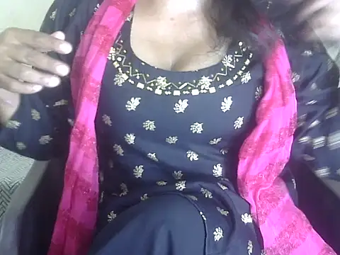 Snapshot of Lusty_Wife1 chatting on 09-10-25, 07:02 Lusty Wife1 online show from 09-10-25, 07:02