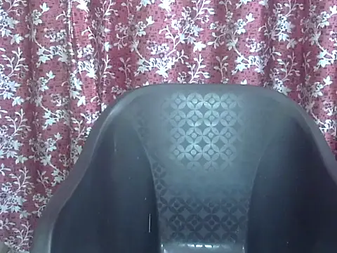 Snapshot of Lusty_Wife1 chatting on 04-29-26, 07:53 Lusty Wife1 online show from 04-29-26, 07:53
