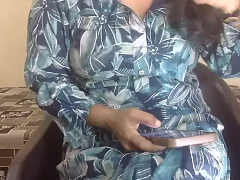 Snapshot of Lusty_Wife1 chatting on 09-13-25, 10:04 Lusty Wife1 online show from 09-13-25, 10:04