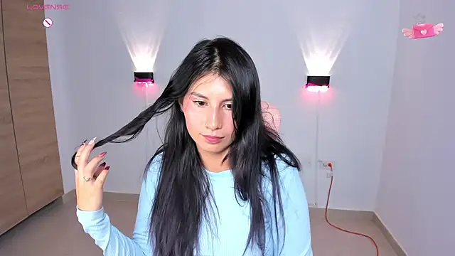 Snapshot of emily_villamil chatting on 02-26-25, 12:09 emily villamil online show from 02-26-25, 12:09