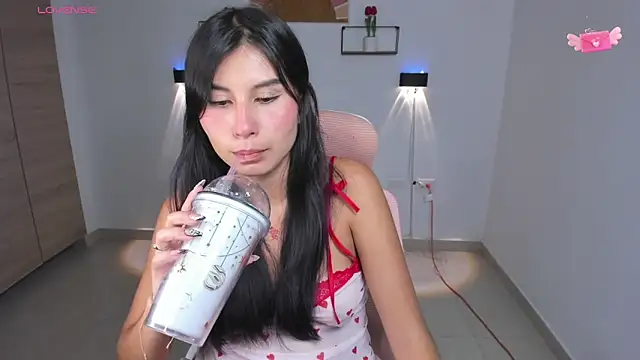 emily villamil online show from 10-29-25, 08:52