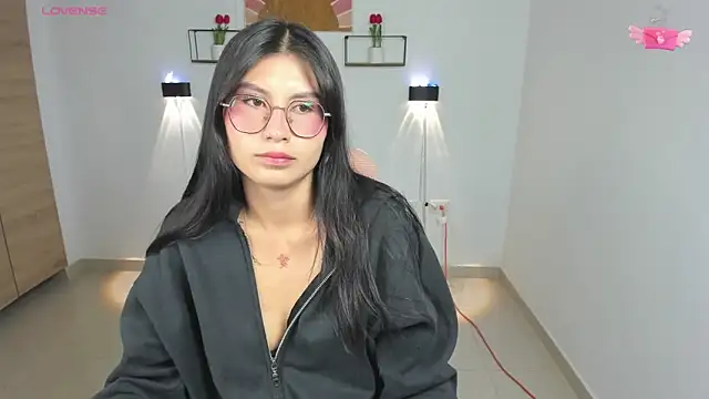 emily villamil online show from 11-24-25, 08:42