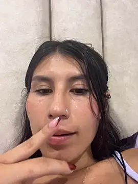 Snapshot of emily_villamil chatting on 01-20-25, 10:48 emily villamil online show from 01-20-25, 10:48